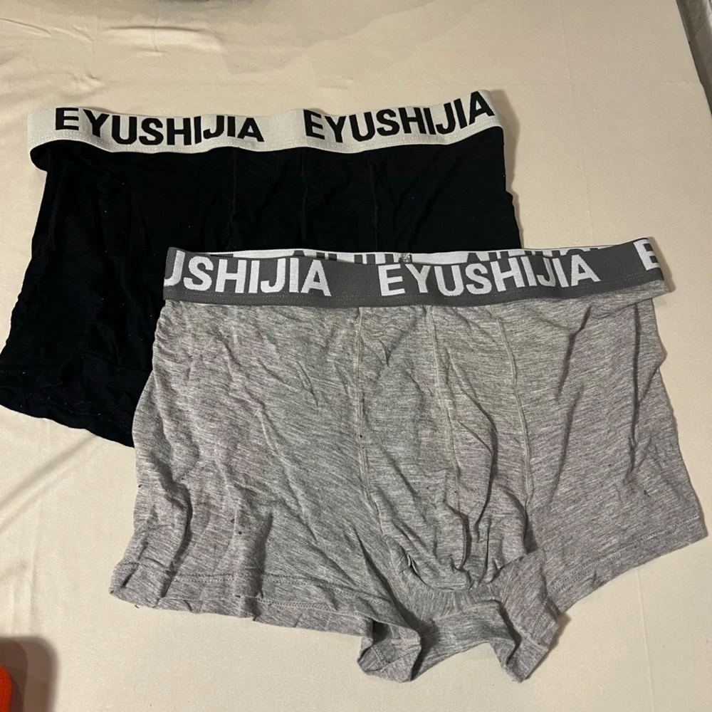EYUSHIJIA Men’s 2-Pack Comfortable Boxer Briefs – Black & Gray